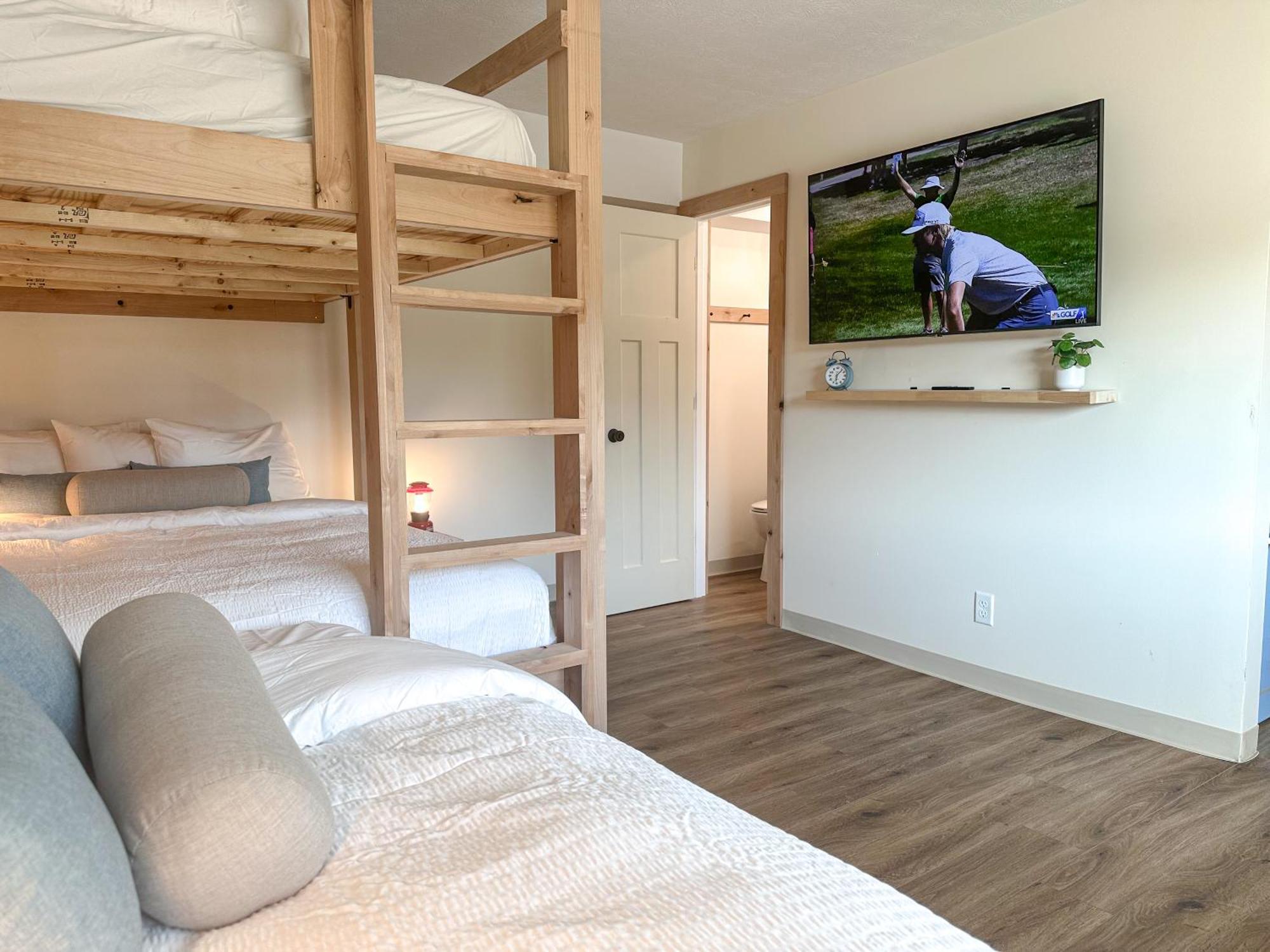 Explorer Rest & Recreation Sandusky Rum bild